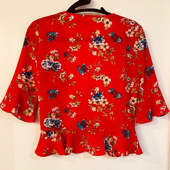 Cute Floral Crop Top - Picture 2 of 3